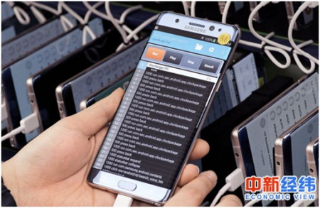 三星启用大量人力对Note7手机展开调查。(三星官方供图)