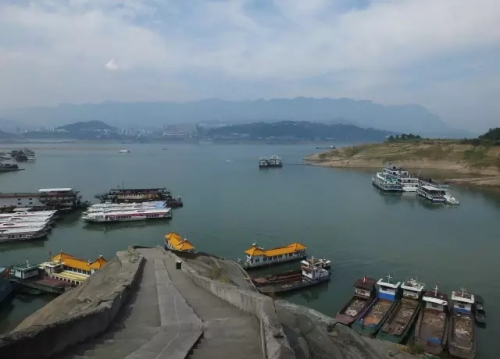 到2030年，水脉畅通、功能完备的长江全流域黄金水道全面建成。中新社发 刘君凤 摄 