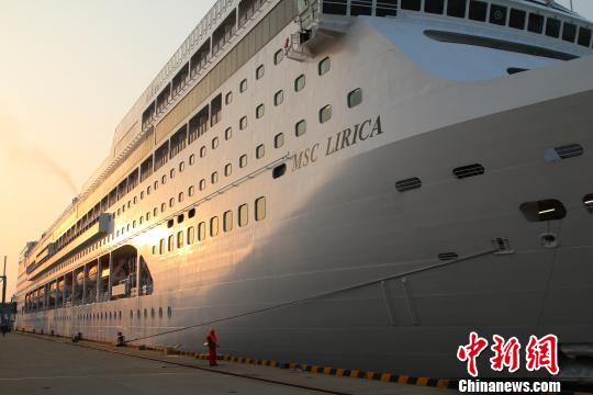 “地中海抒情号”邮轮。　查婵娟 摄