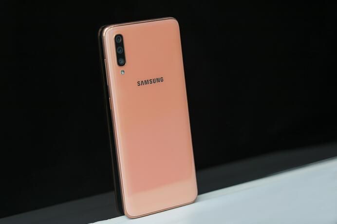 性能与性价比兼备 三星galaxy a40s直击年轻用户痛点