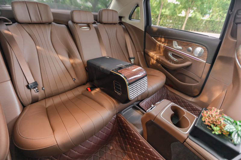 豪华车内英得尔车载冰箱