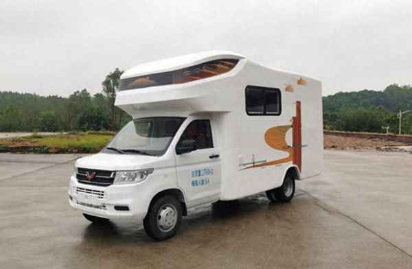 五菱宏光6座車新款自動擋;五菱宏光新款六座車