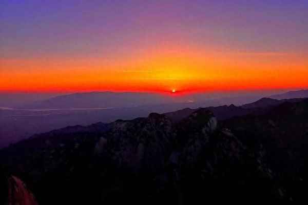 華山頂上住宿一晚多少錢(華山山頂住宿一晚多少錢2020)