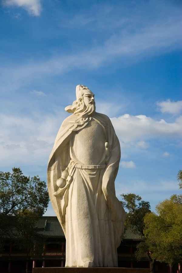 闻王昌龄左迁龙标300字作文;闻王昌龄左迁龙标200字