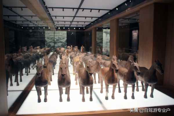 乾陵在哪里,離西安市區(qū)有多遠;乾陵在哪里怎么走