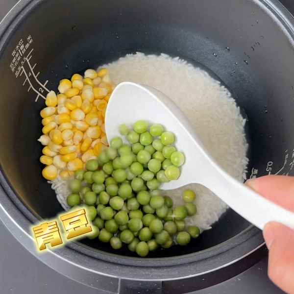 香腸飯的做法電飯煲視頻、香腸飯的做法電飯煲視頻教程