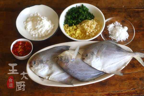 干燒鯧魚正宗的做法(炸小鯧魚怎么做酥脆好吃)