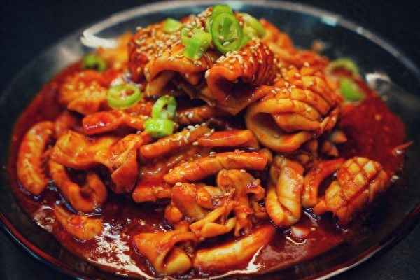 魷魚炒辣椒怎么炒好吃-魷魚抄辣椒怎么做
