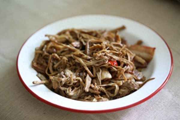 干竹筍炒肉的家常做法;干竹筍炒肉的家常做法視頻