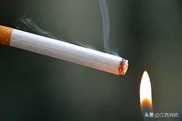 開車抽煙怎么處罰2023;等紅燈時抽煙算違章嗎