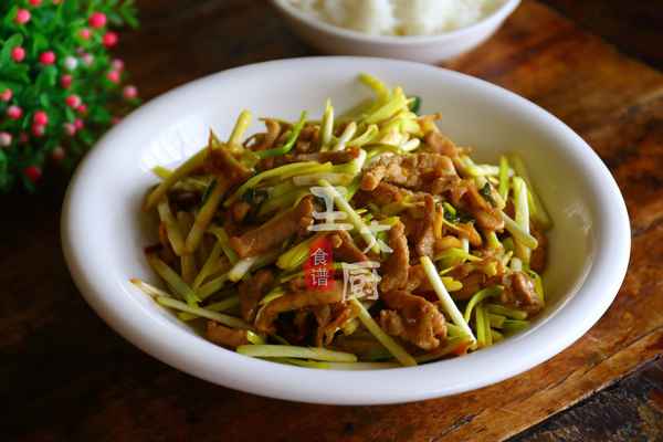 肉絲炒蒜苗正確做法、天天飲食蒜苗炒肉絲