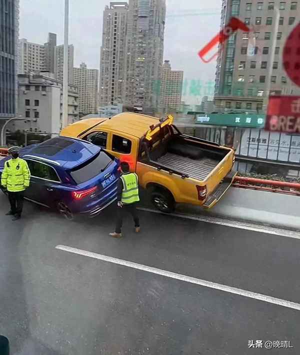 路政高速拦车被撞视频,路政高速拦车被撞视频播放