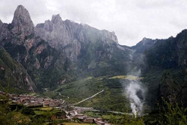 川西和甘南是一回事吗(川西和甘南哪个更值得一去)