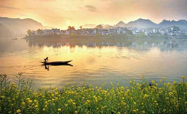 豳风七月的创作背景、豳风七月创作背景简短