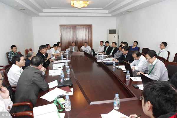 大型會(huì)議主持詞范文(大型會(huì)議主持詞開場(chǎng)白)