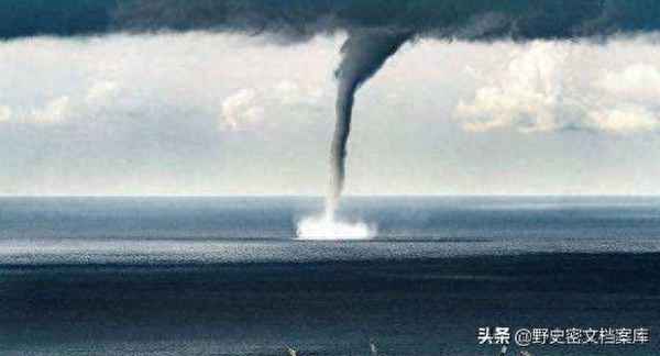 两个龙卷风相撞会怎么样;两个龙卷风相撞会怎么样视频