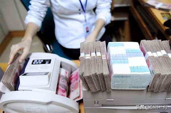 经济低迷适合投资什么,经济低迷时做什么挣钱