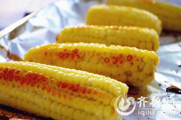 玉米不包錫紙直接烤—電烤箱烤玉米最簡單的做法