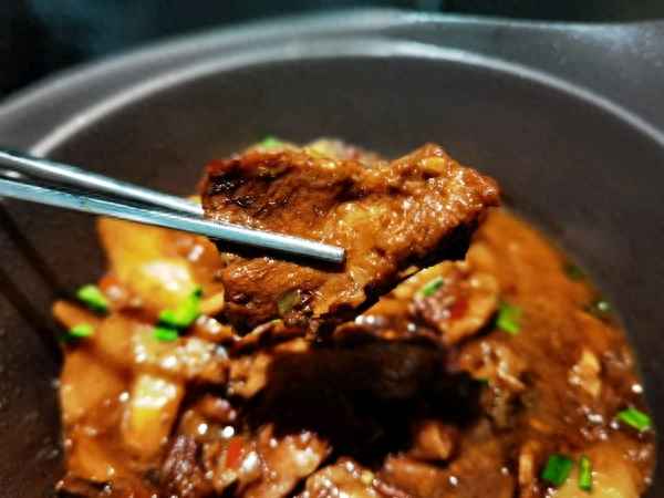 怎么做羊肉好吃又簡單家常燉羊排,怎么做羊肉好吃又簡單家常燉羊排視頻