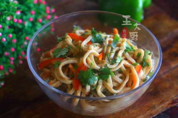 麻醬拌面的做法和配料,麻醬拌面的做法及調料