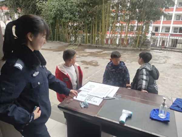 村民拾金不昧表揚信簡短的(拾金不昧表揚信怎么寫)