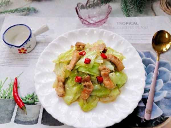 手撕熗炒圓白菜的做法(飯店熗炒圓白菜的做法竅門)