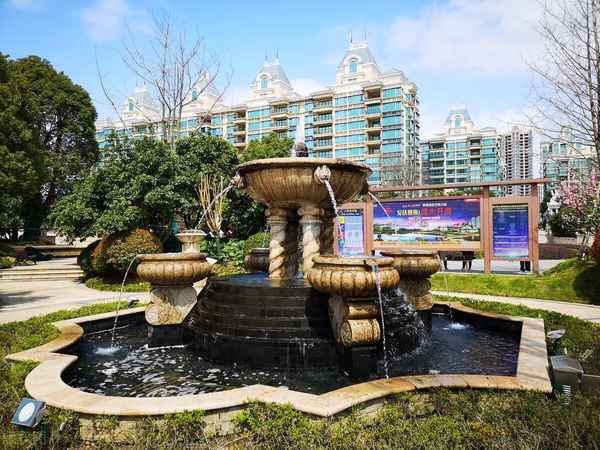 抓房产、抓捕房地产