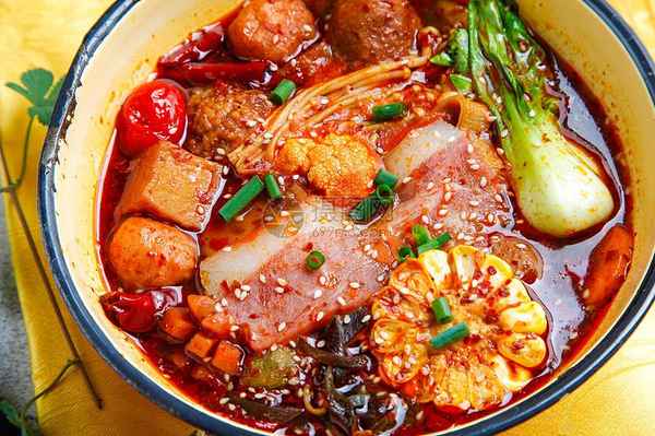 成都美食攻略前十名(成都 美食 攻略)