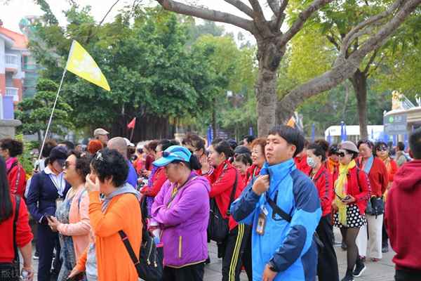 適合七八十歲老人旅游的地方_四川適合七八十歲老人旅游的地方