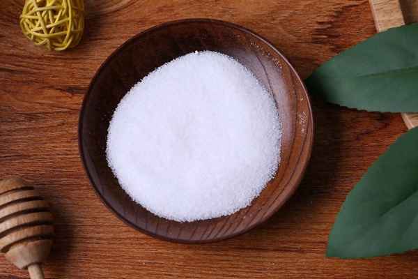 我国最大的盐场位于哪个海域;我国最大的盐场为( ),最大的渔场为