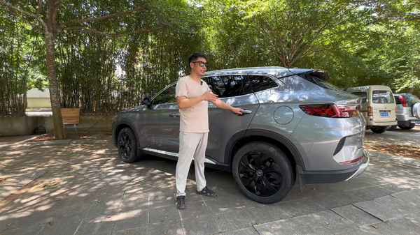 汽車窗簾(汽車窗簾安裝教程視頻)