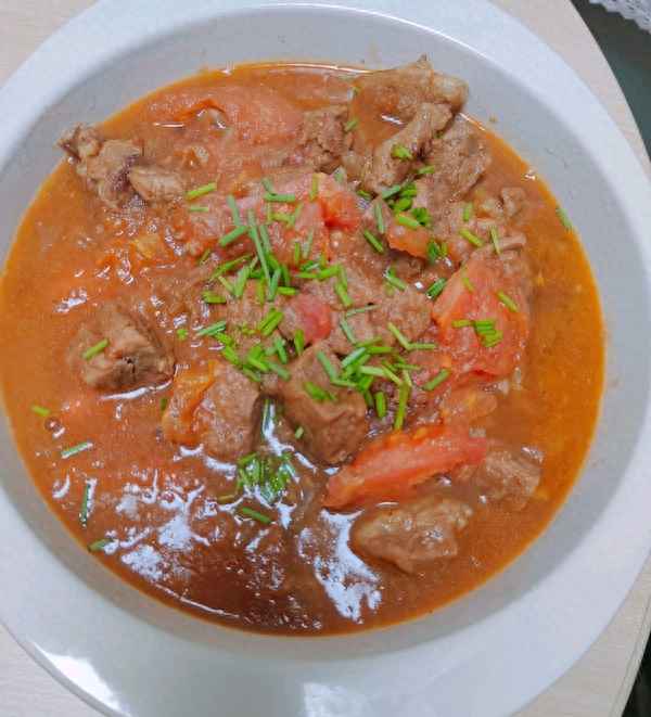 牛腩燉西紅柿的正確做法;燉牛肉最忌諱兩種佐料