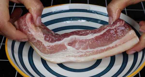 正宗脆皮五花肉的做法、正宗脆皮五花肉的做法視頻嗶哩搜索