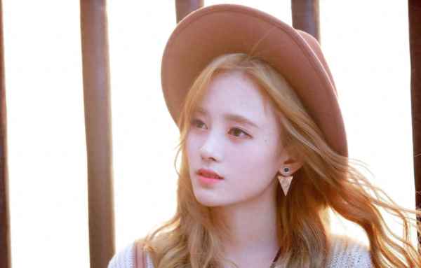 一个女生说斯人若彩虹,斯人若彩虹是表白还是拒绝