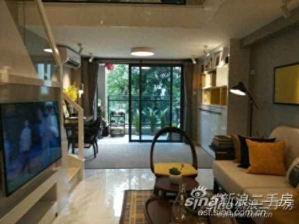 深圳小复式公寓出售(两室一厅6万急售)