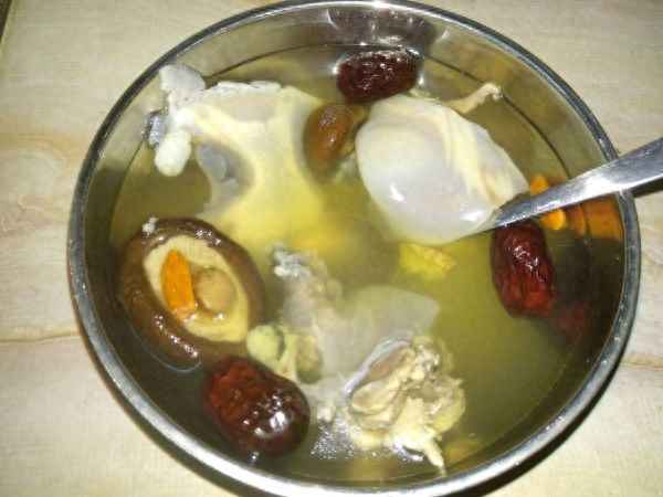 甲魚湯加什么食材一起燉,甲魚為什么不能放生姜