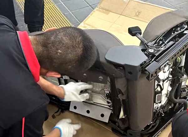 我的車正常跑著就熄火—車走著走著突然熄火了是怎么回事