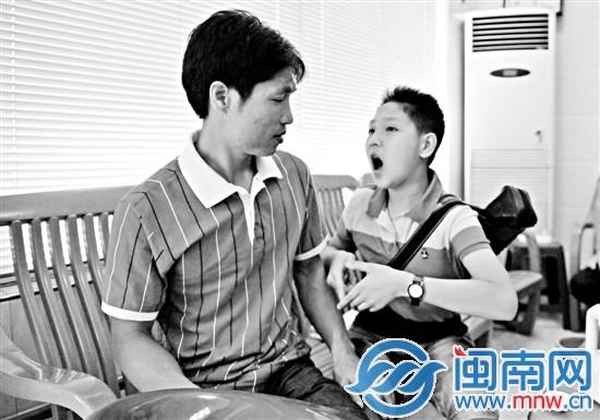 爸爸手语怎么比划-爸爸妈妈的手语怎么比划