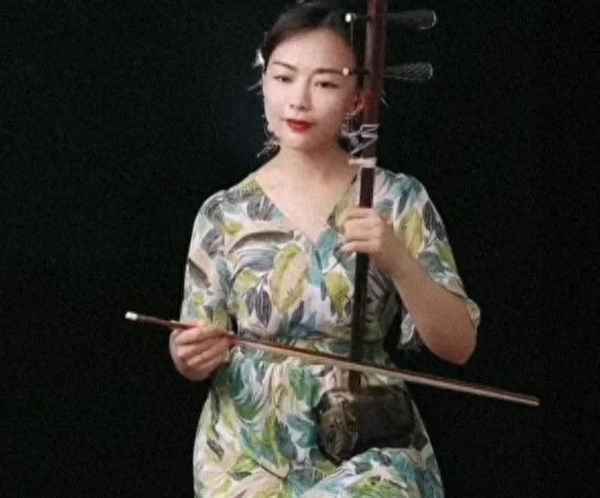 中老年怎樣學(xué)二胡最快-三大最難學(xué)的樂(lè)器