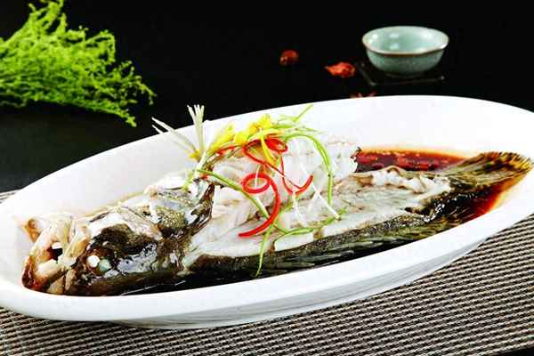 清蒸鱖魚經典做法視頻;清蒸鱖魚最簡單的做法
