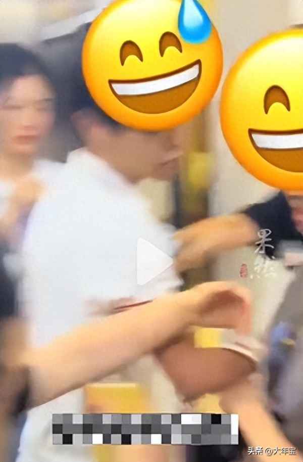 電梯坐一個人顯示超重_電梯坐一個人顯示超重怎么回事