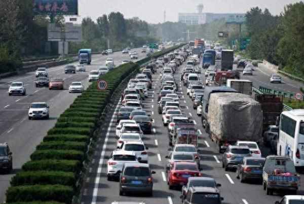 汽車開空調內循環還是外循環、夏天開ac要打內循環嗎
