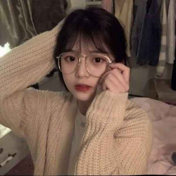 男生昵称叫白茶清欢;昵称白茶清欢