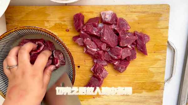 牛肉煮火鍋怎么做好吃又嫩—牛肉煮火鍋怎么做才嫩