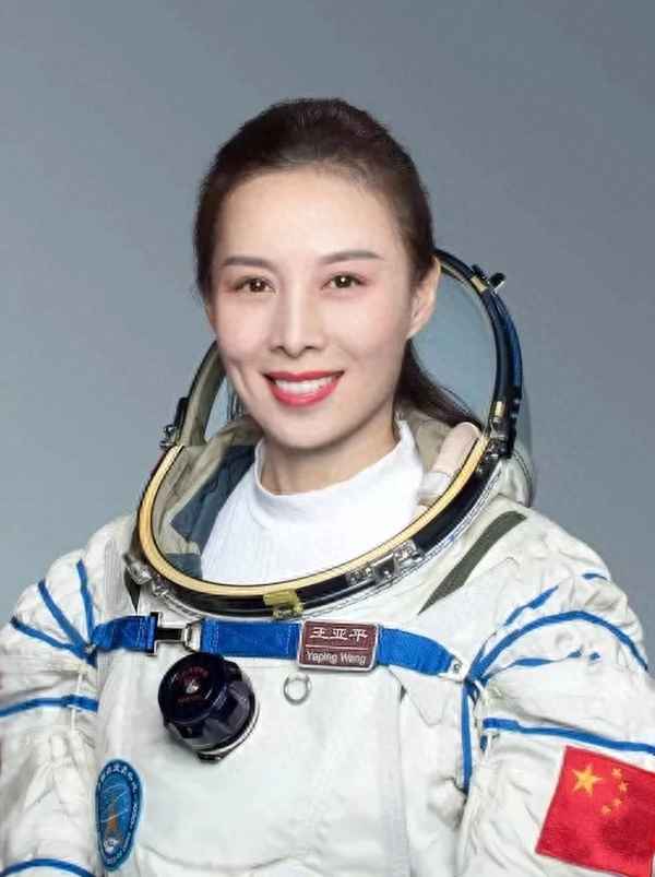 航天员的装备图片、航天员着装