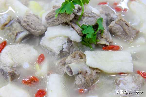 適合孕婦喝的燉湯食譜_頭三個(gè)月保胎喝什么湯
