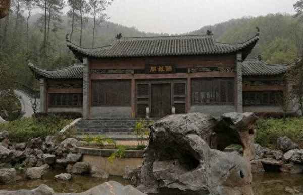 春晓的作者到底是孟浩然还是杜甫(春晓为什么有三个作者)