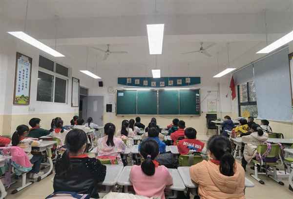 高雅有寓意的班訓(xùn)8字;十六個字的勵志班訓(xùn)
