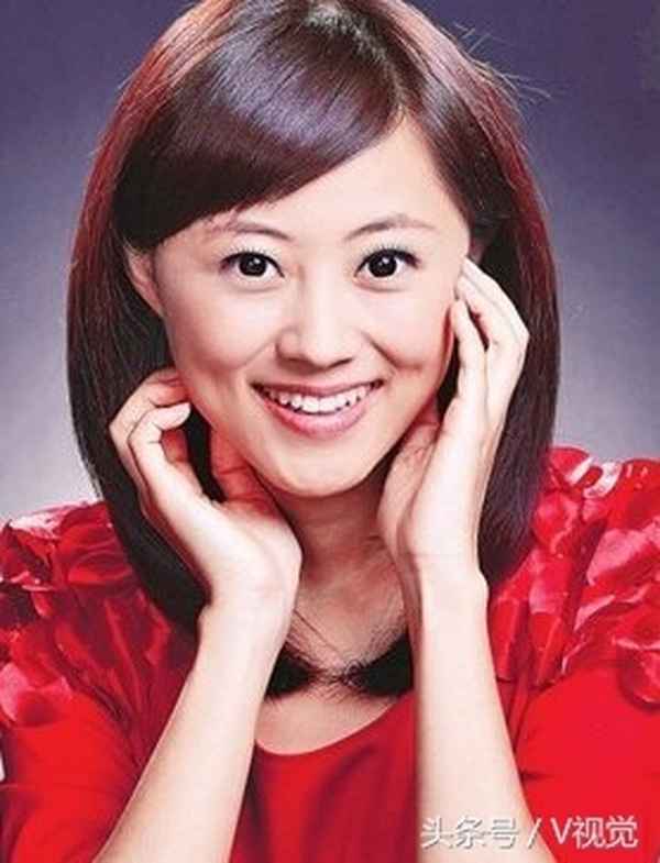 凤凰焦点新闻杨舒_凤凰资讯台主持人杨舒