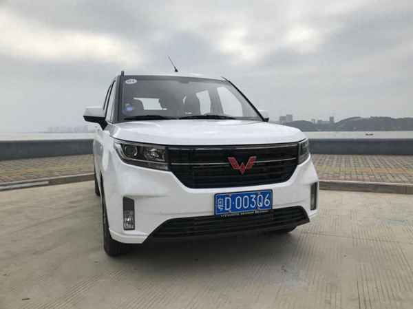 五菱宏光最新款自動擋—五菱小吉普越野車報價